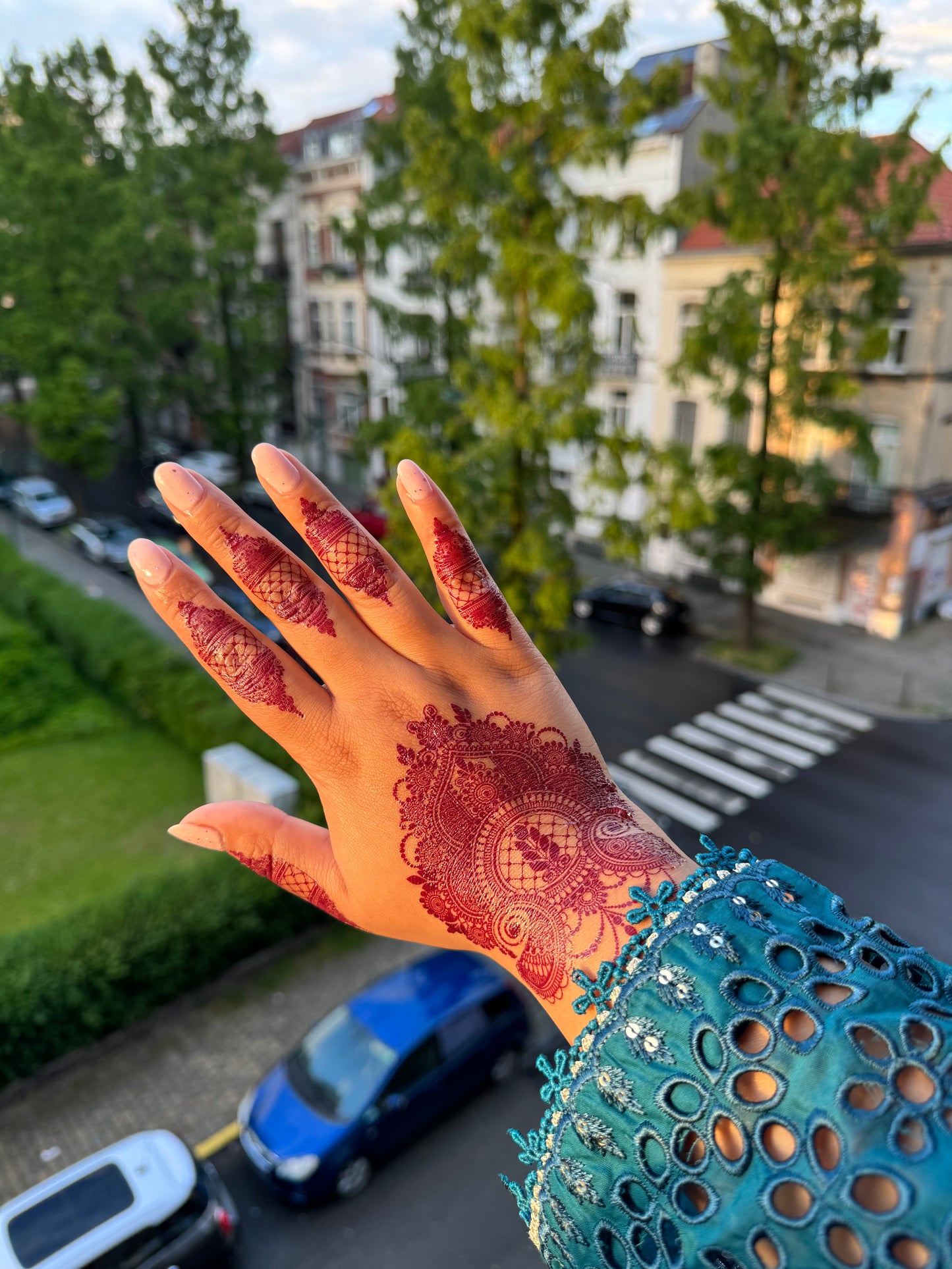 ANJUM - Tatouage temporaire henné en sticker